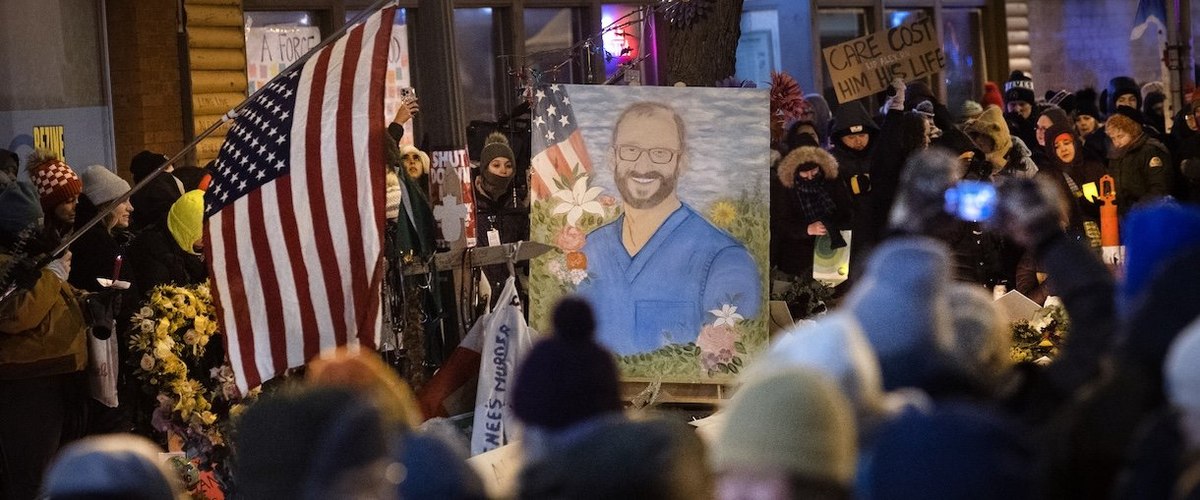 MINNEAPOLIS, MINNESOTA - JANUARY 28: People attend a candlelight vigil organized by healthcare workers at the site where Alex Pretti was killed on January 28, 2026 in Minneapolis, Minnesota. The vigil was held to remember the lives of Pretti, a 37-year-old ICU nurse at a VA medical center who died January 24, after being shot multiple times during a brief altercation with border patrol agents, and Renee Good a 37-year-old mother of three children who was killed by ICE agents on January 7. (Photo by Scott Olson/Getty Images)