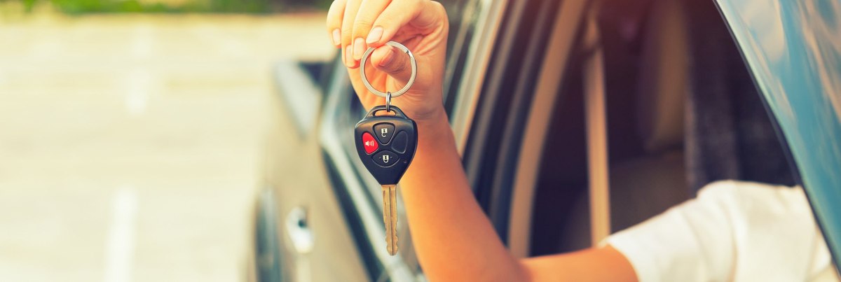 Do Americans prefer purchasing or leasing cars? 