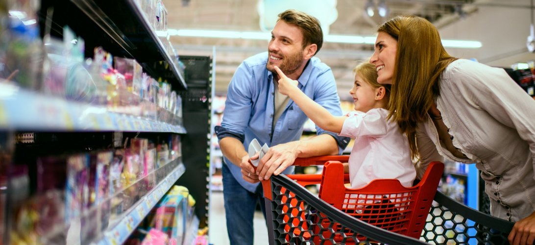Retail-Eltern-Ranking: dm unter Müttern und Amazon unter Vätern beliebteste Marken