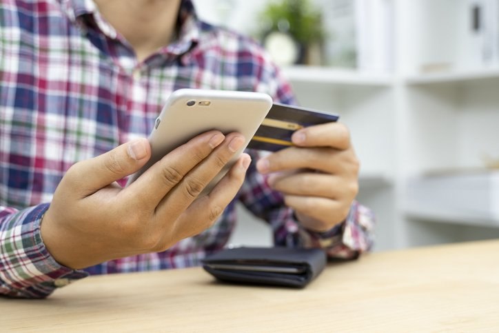 Daily frequency of smartphone banking on the rise among Americans since 2019