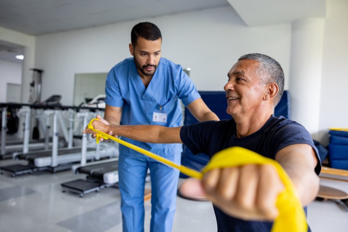 How many Americans is physical therapy helping?