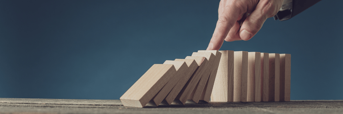 image-domino-wood-hands