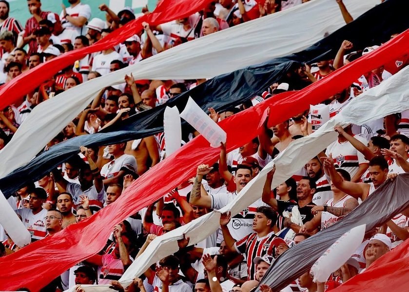 No Brasil, a popularidade do São Paulo dispara e domina o Football Buzz Movers fevereiro de 2024