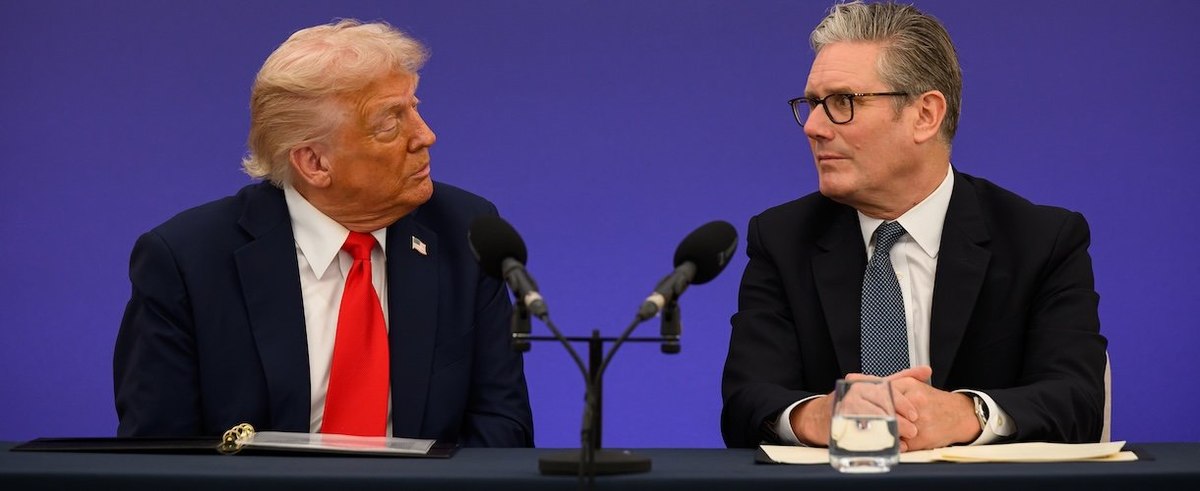 AYLESBURY, ENGLAND - SEPTEMBER 18: (L-R) U.S. President Donald Trump and UK Prime Minister Keir Starmer announce an agreement between the two countries as they hold a press conference conference at Chequers at the conclusion of a state visit on September