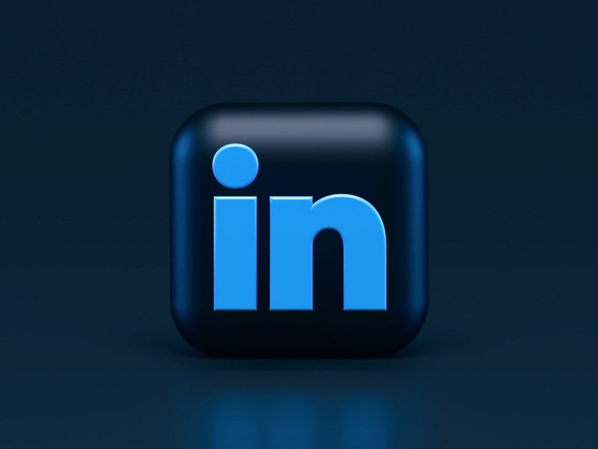 Understanding LinkedIn users in the US