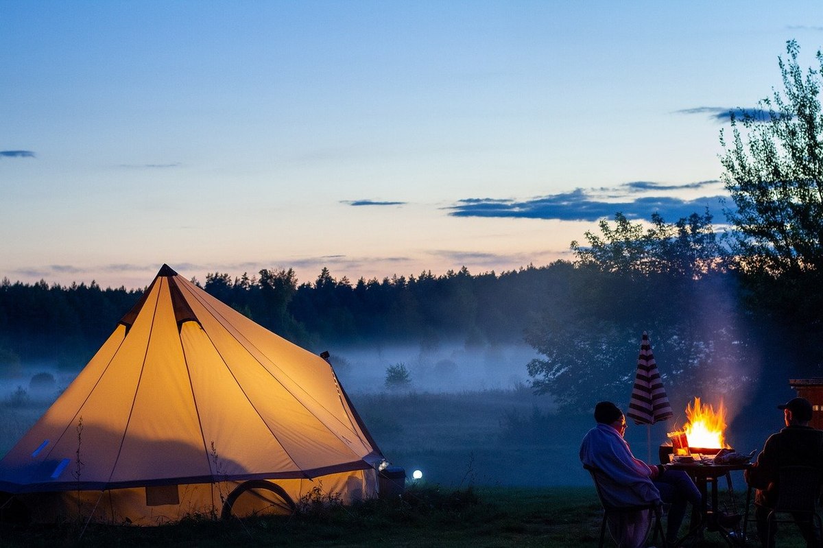 Data-Spotlight - Glamping: Fast ein Fünftel der Deutschen plant luxuriöses Camping in der Natur