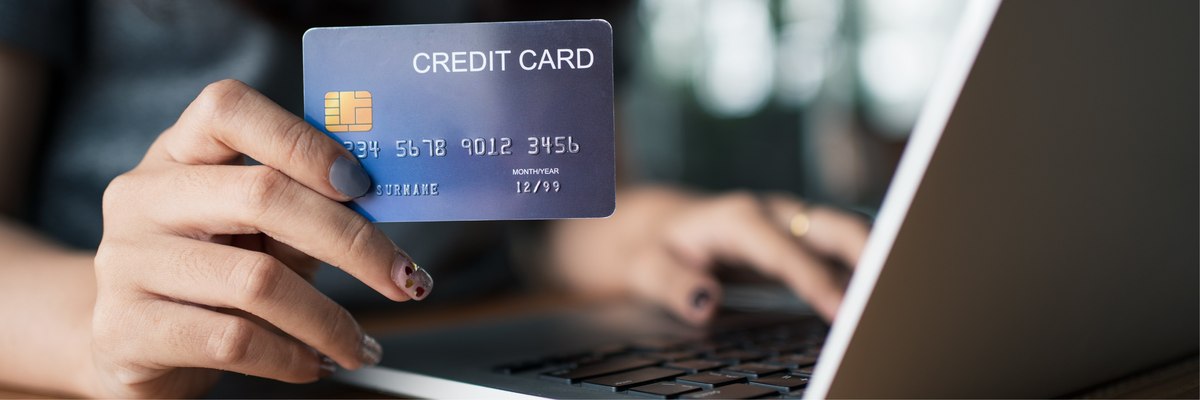 Who spends over £1,000 a month on credit cards?