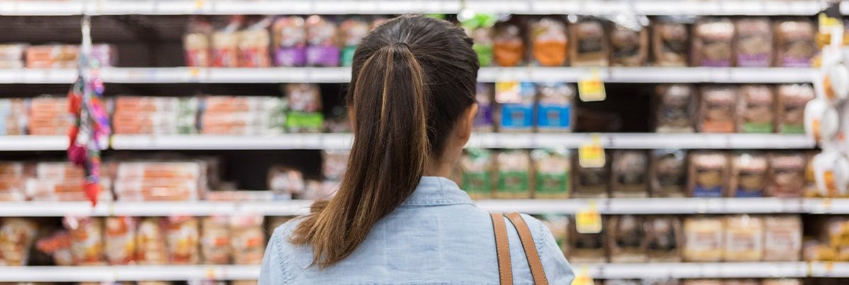 While shopping for groceries, Americans deem cost more important than nutritional information 