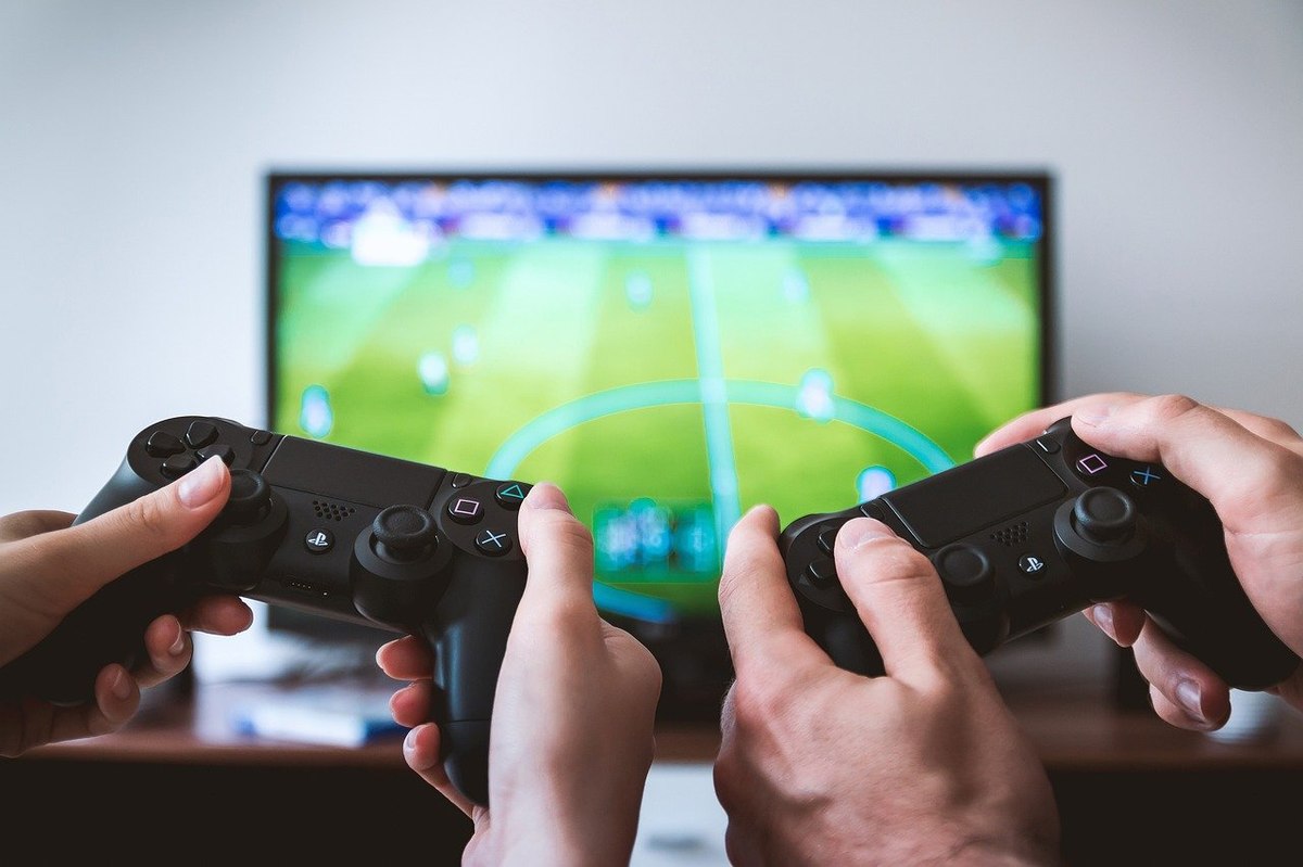 Console vs. mobile gaming – understanding trends across 18 markets