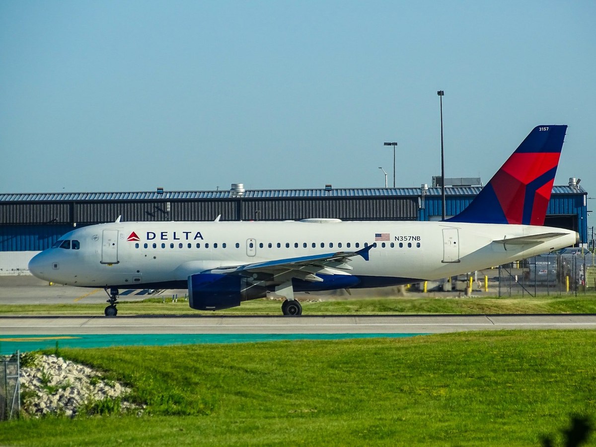 US: Delta Air Lines hikes employee pay by 5% - What do the airline’s Reputation scores look like?