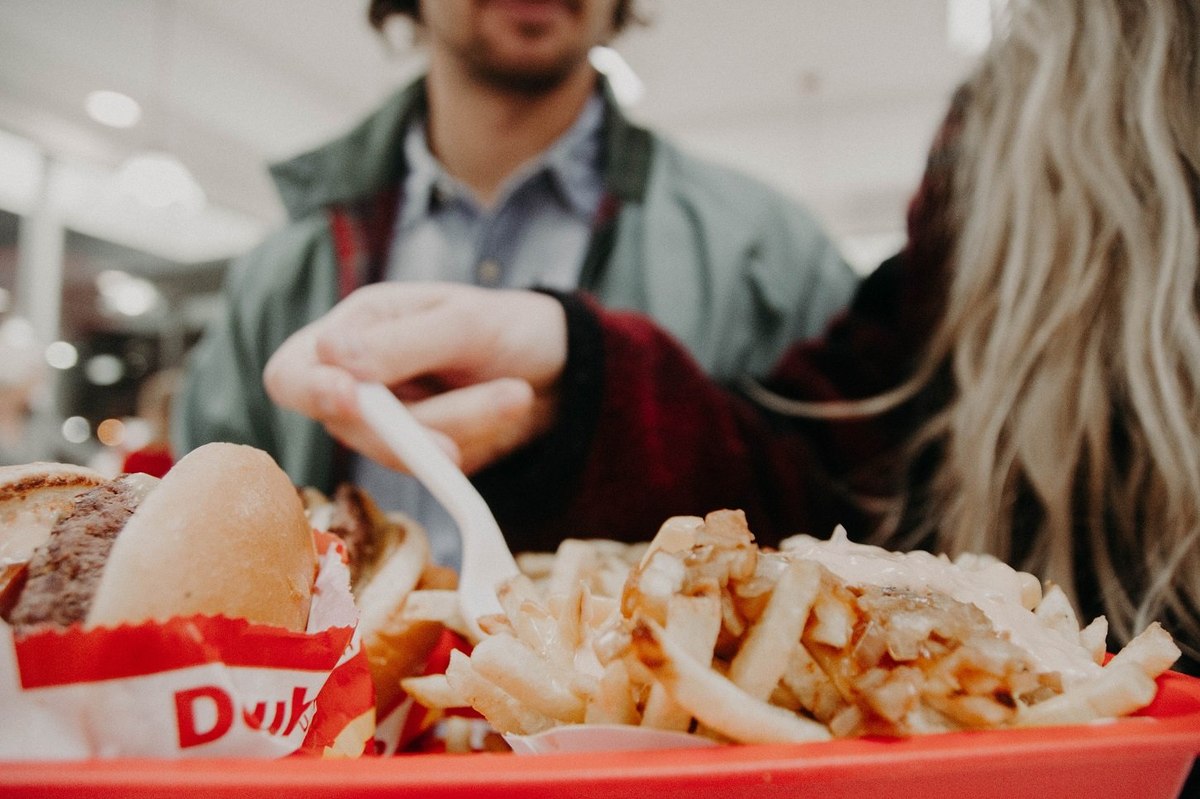 Junk-Food-Konsum seit der Krise in Deutschland am seltensten angestiegen