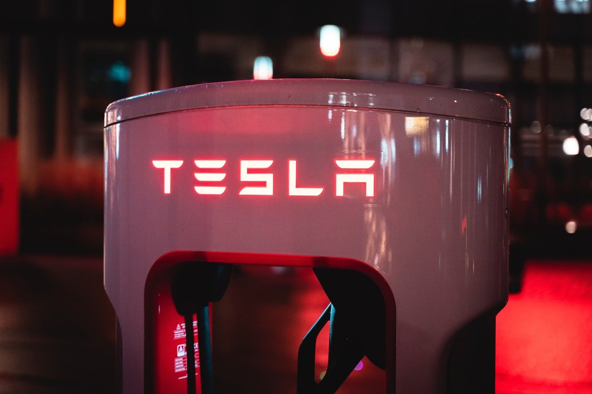 Accelerating Tesla’s advertising: How the company can connect with potential EV customers