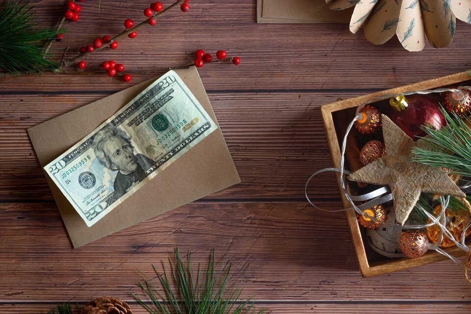 Global - Show me the money: People would be most excited to be gifted cash this holiday season