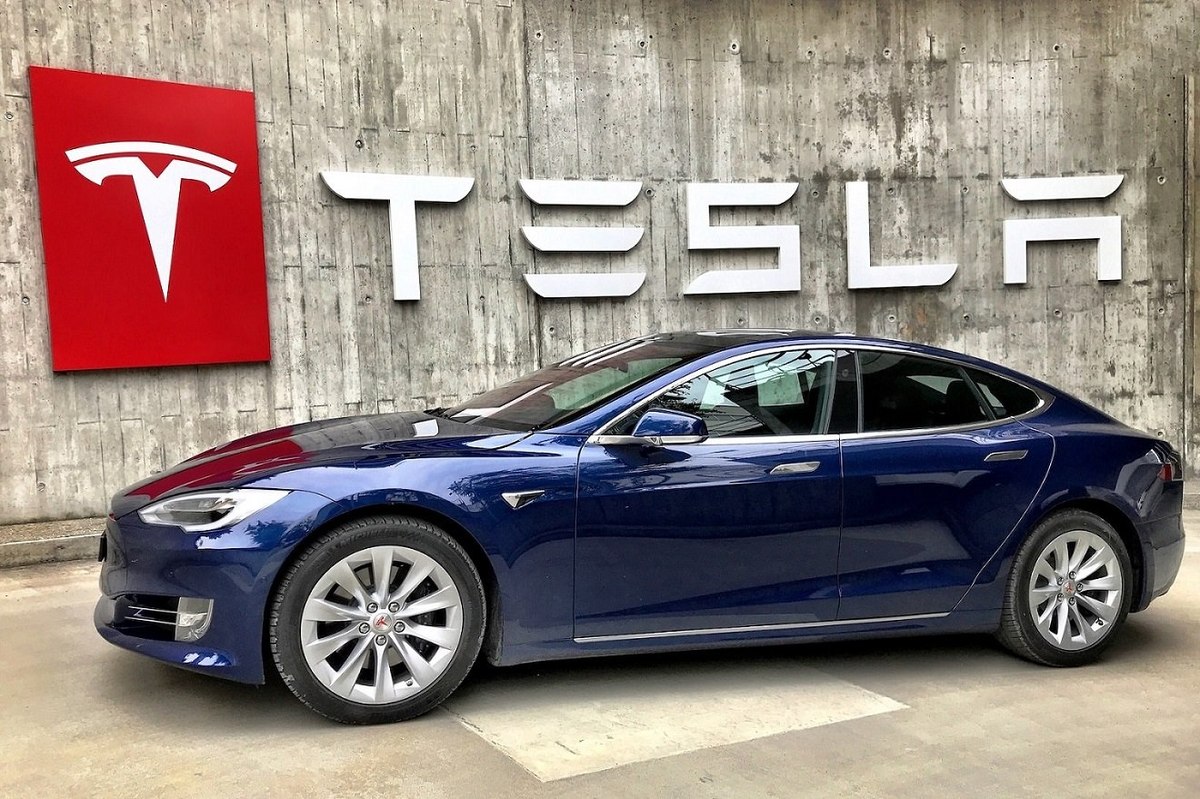 US: Tesla will finally try advertising - How do audiences feel about ads?
