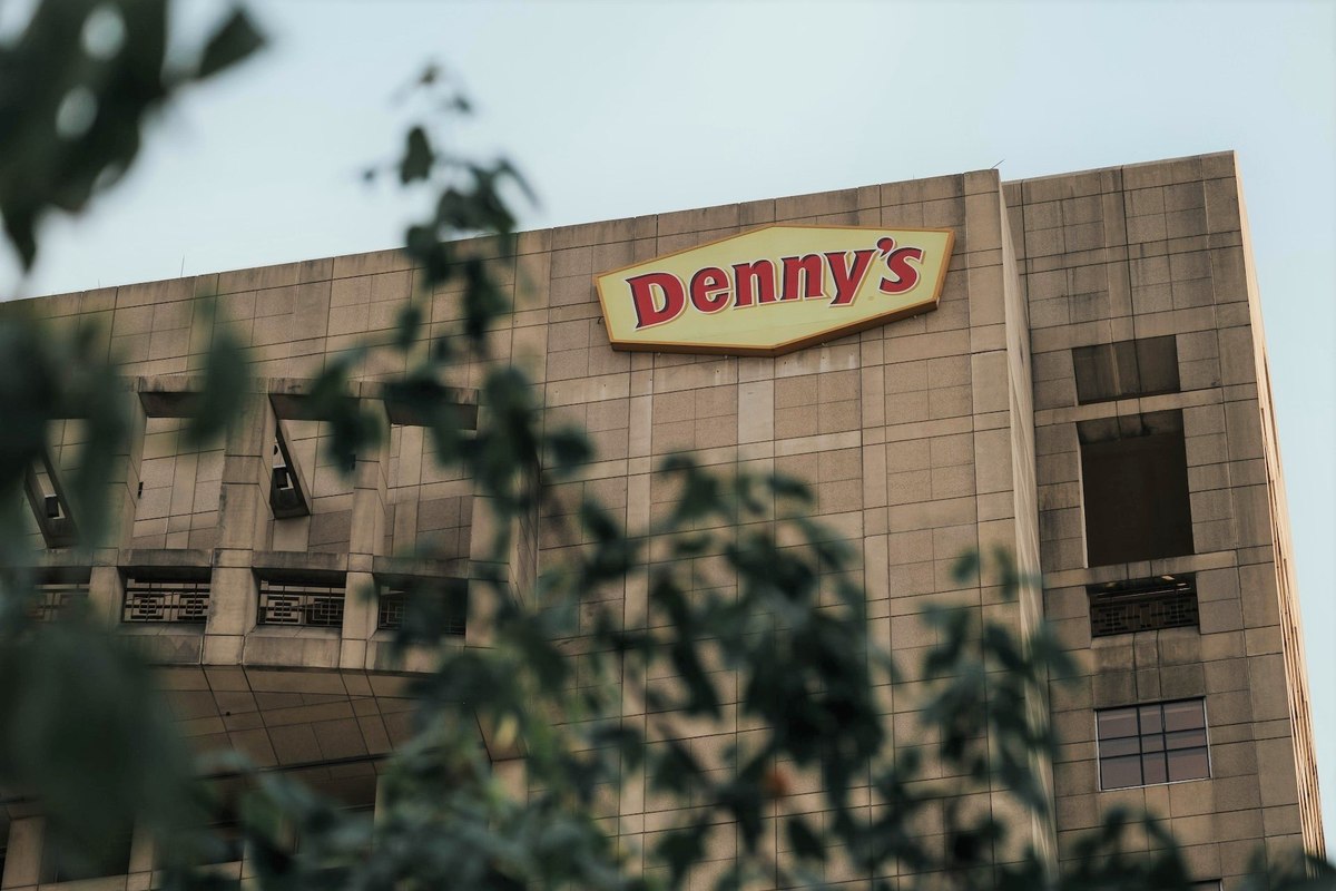 US: Denny’s gamifies its rewards program - What makes its diners sign up for loyalty schemes?