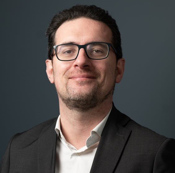 expert image