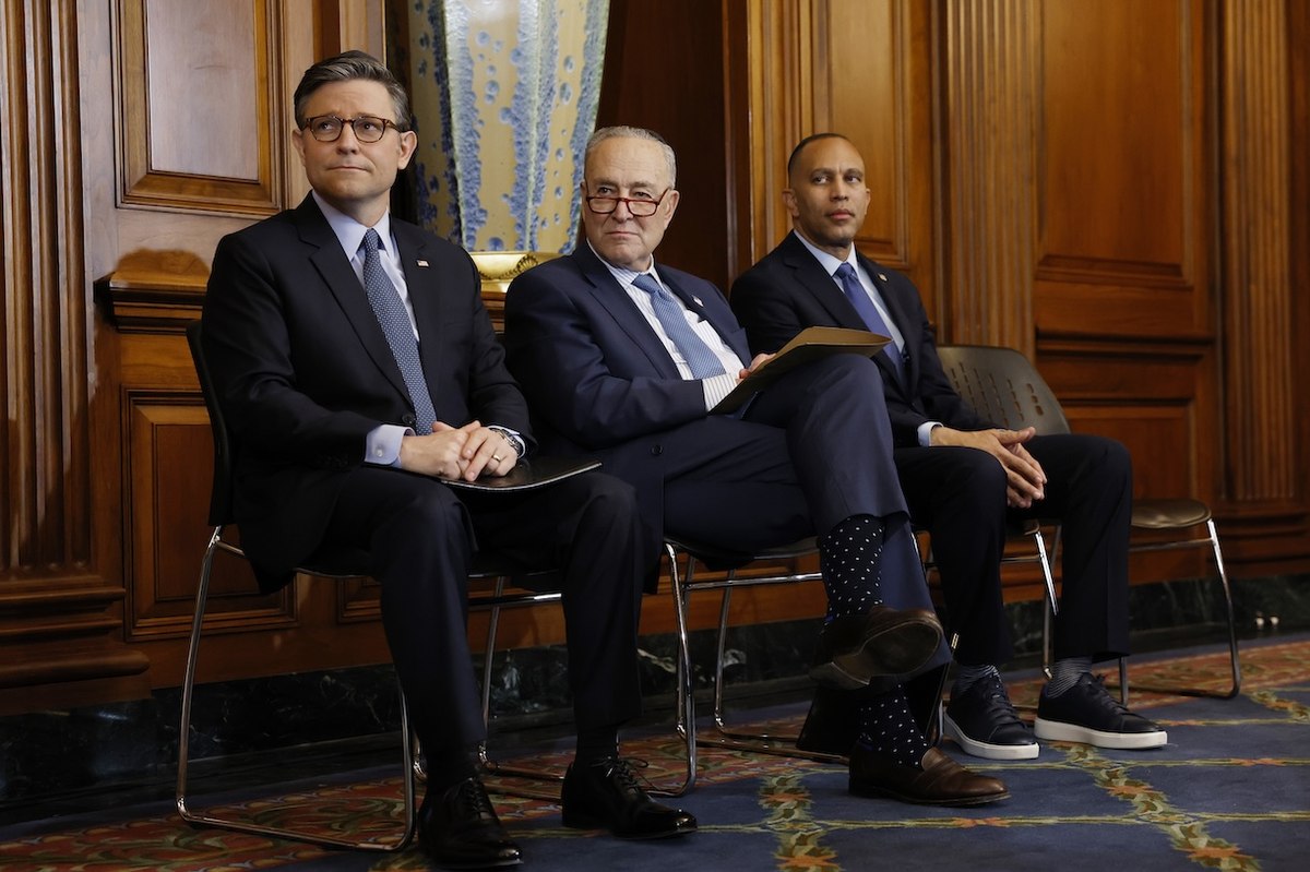 While both political parties are unpopular, Democrats have a lead in the race for Congress